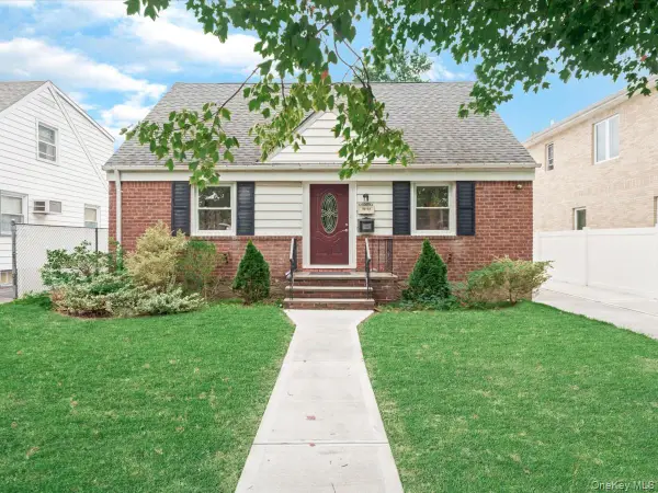 79-53 267th Street, Glen Oaks, NY 11004