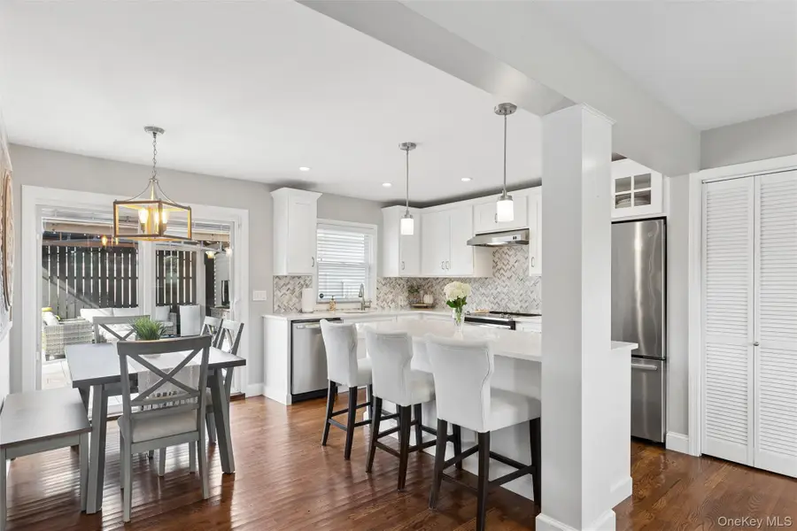 24 Essen Place, Bethpage, NY 11714 - #2