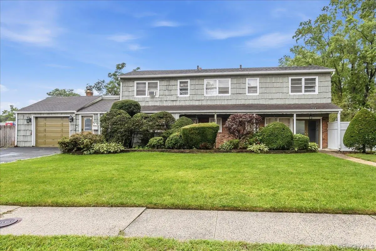 1 Greentree Circle, Westbury, NY 11590 - #1