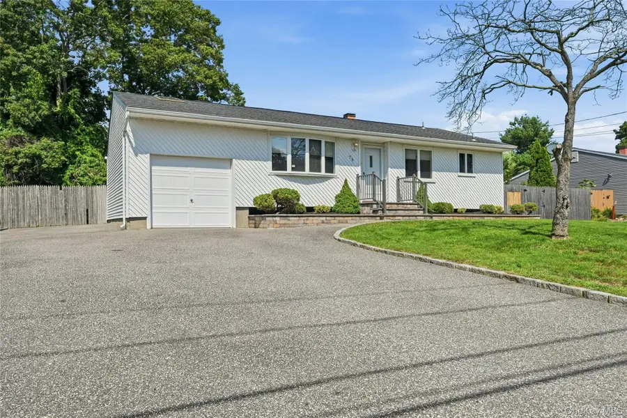 79 39th Street, Islip, NY 11751 - #2