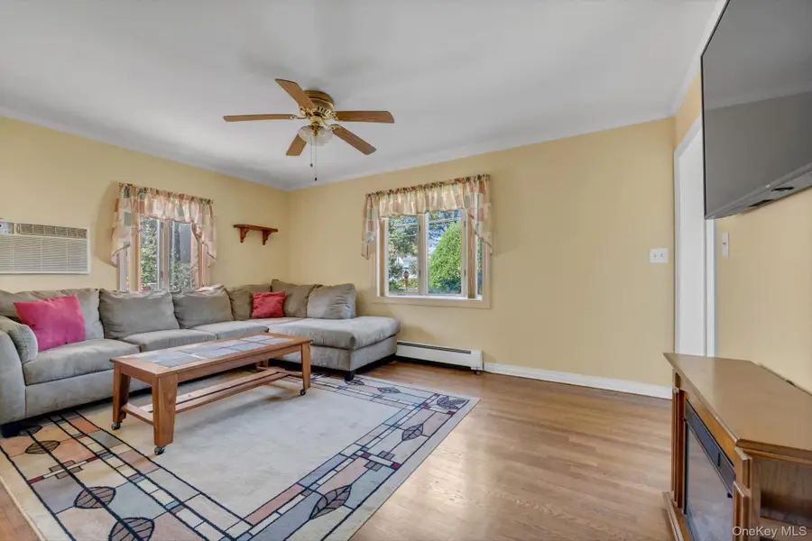 54 Sullivan Road, Farmingdale, NY 11735 - #3