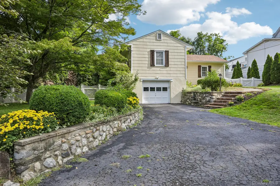 1 Brentwood Drive, Pleasantville, NY 10570 - #2