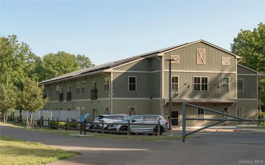 128 Vineyard Avenue #202, Highland, NY 12528 - #2