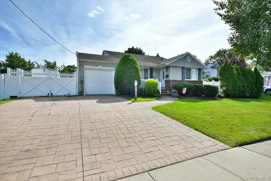 216 Linden Street, Massapequa Park, NY 11762 - #3