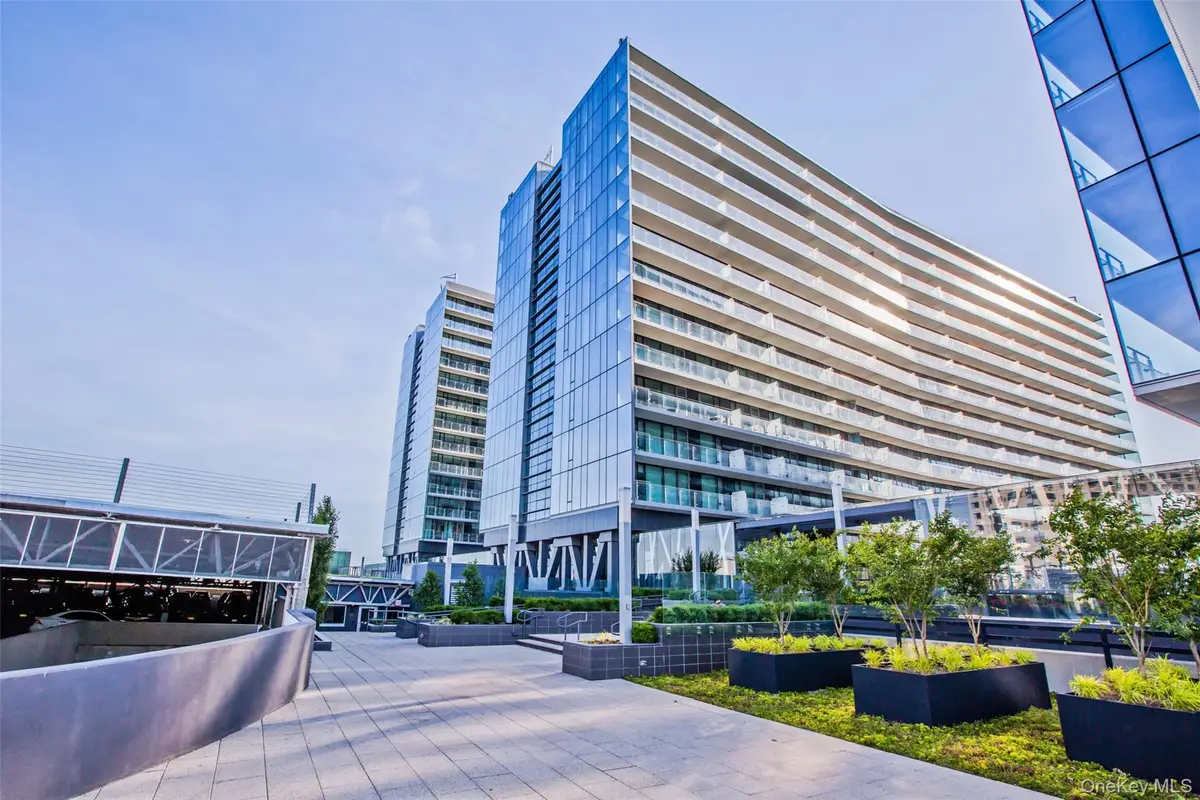 131-01 40th Road #19M, Flushing, NY 11354 - #1