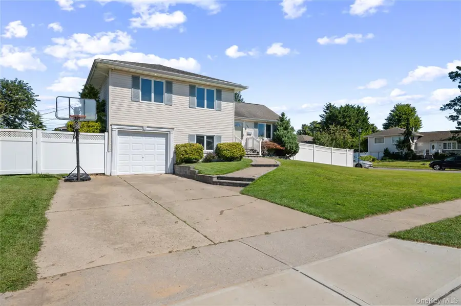 3993 Bernice Road, Seaford, NY 11783 - #2