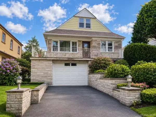 150-32 8th Avenue, Whitestone, NY 11357