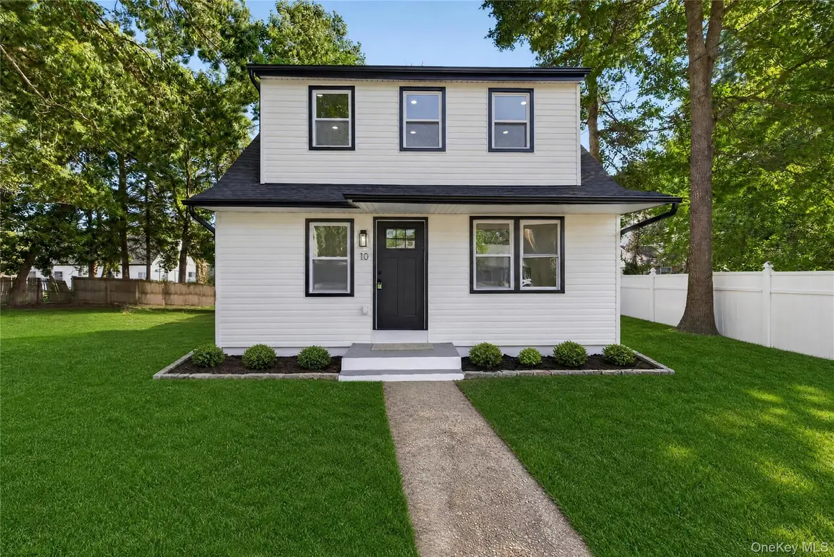 10 Harrison Dr, Shirley, NY 11967 - #1
