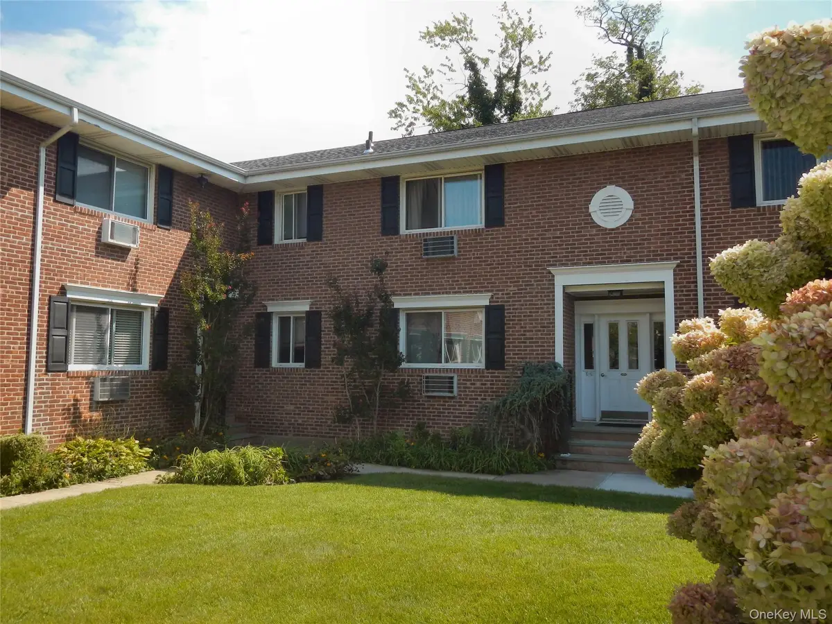 200 Merrick Road #H, Amityville, NY 11701 - #1