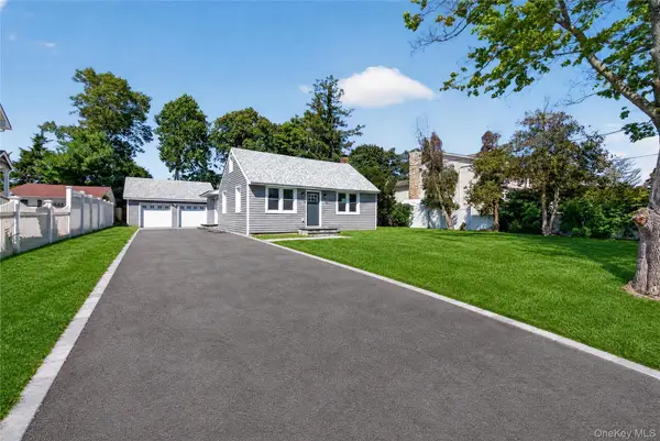 31 Rosemary Place, East Islip, NY 11730