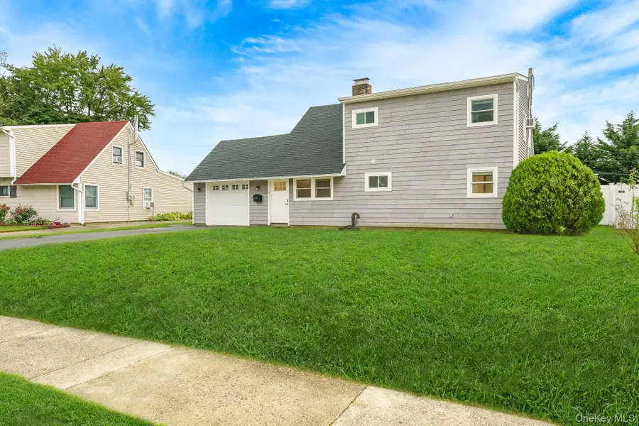 12 Squirrel Lane, Levittown, NY 11756 - #2