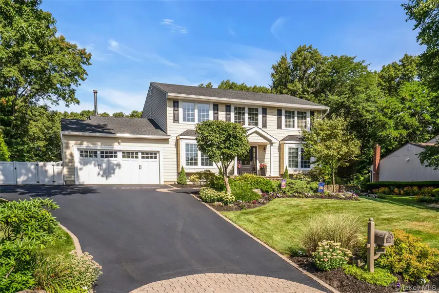 7 Stonehurst Lane, Dix Hills, NY 11746 - #2