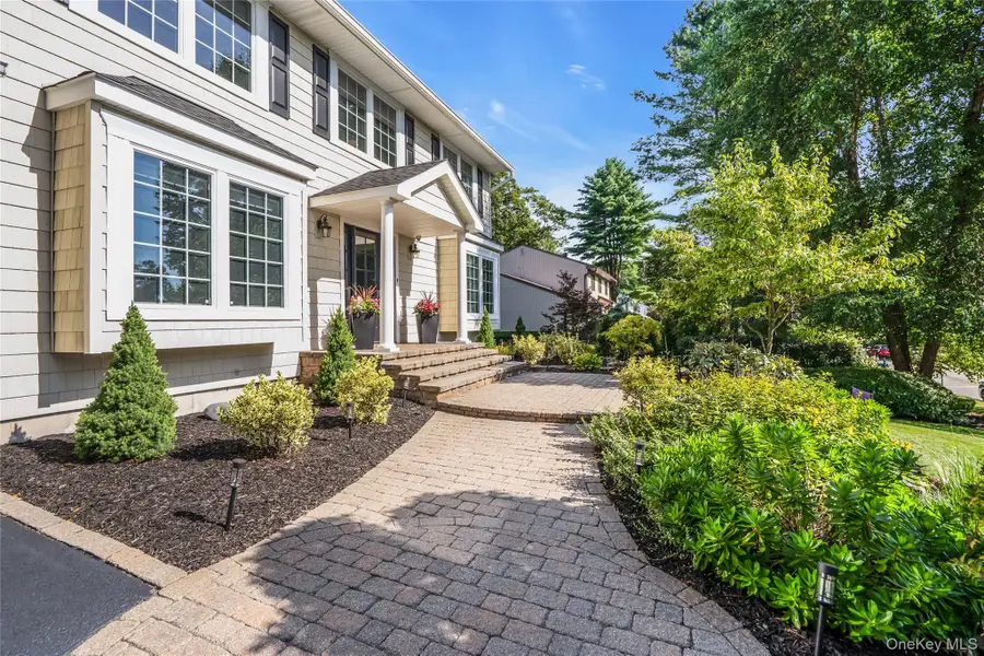 7 Stonehurst Lane, Dix Hills, NY 11746 - #3