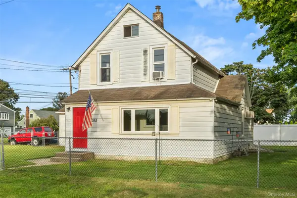 368 Catskill Avenue, Lindenhurst, NY 11757