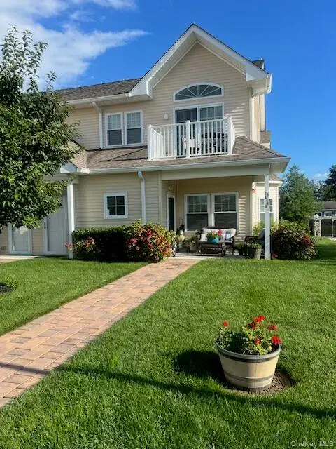 301 Anchor Court, Copiague, NY 11726