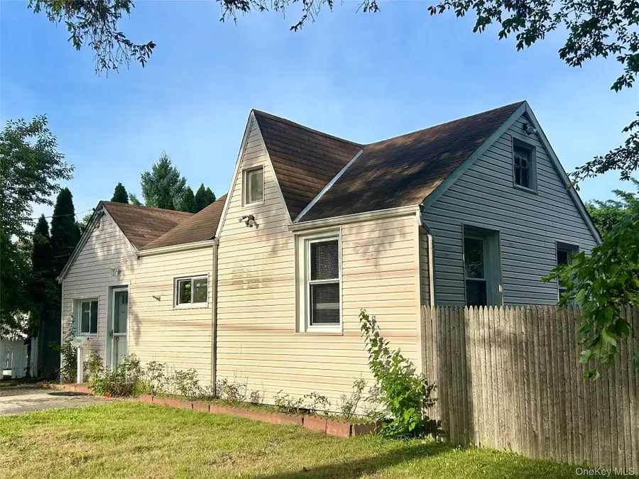 302 Mccall Avenue, West Islip, NY 11795 - #2