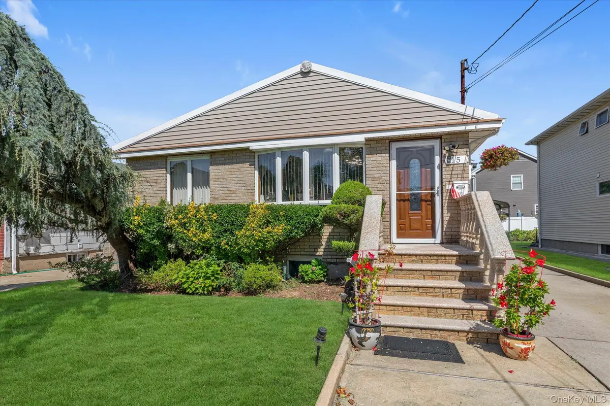 15 Hudson Avenue, Valley Stream, NY 11580 - #1