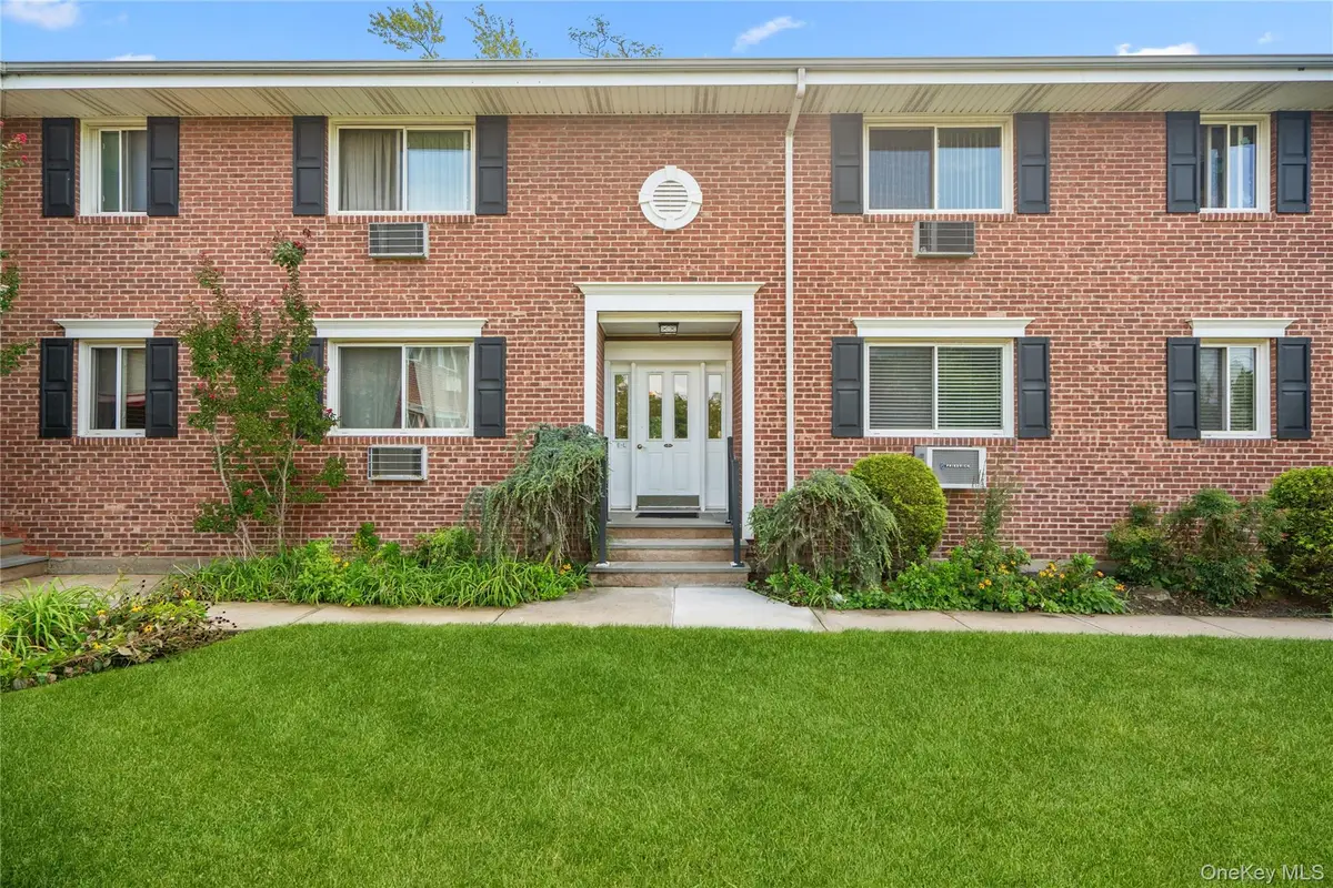200 Merrick Road #L, Amityville, NY 11701 - #1