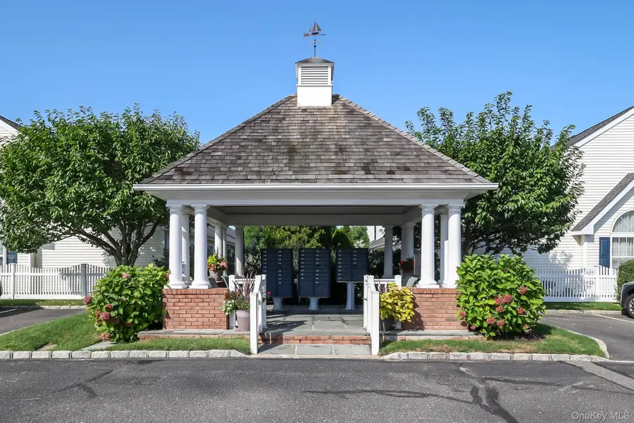 4 Joyces Way, Bay Shore, NY 11706 - #3