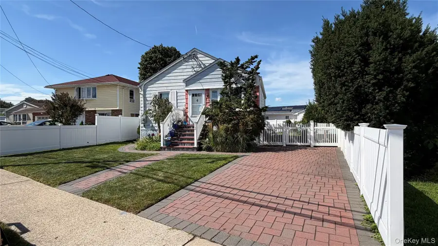 112 Morgan Street, Hicksville, NY 11801 - #2