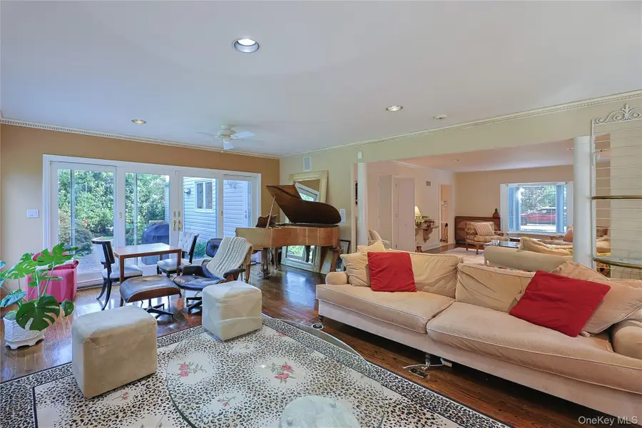 30 Old Field Lane, Great Neck, NY 11020 - #3