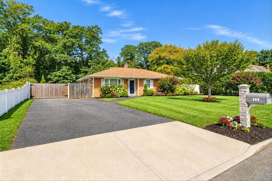 542 Agamemnon Avenue, Bellport, NY 11713 - #2
