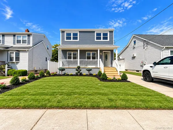 10 Frank Avenue, Bellmore, NY 11710