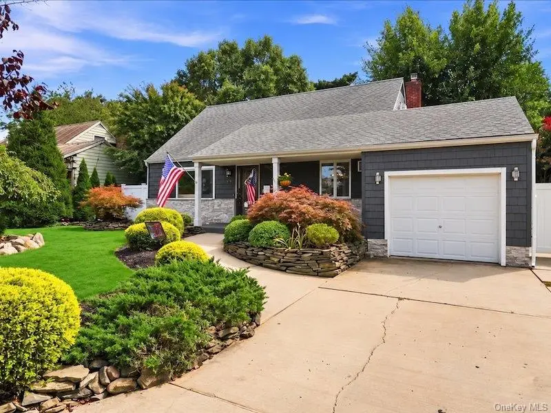 40 Greenwood Drive, North Babylon, NY 11703 - #3