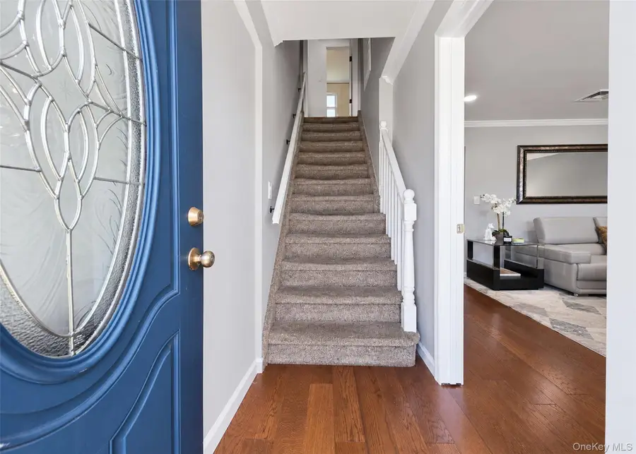 678 Clinton Avenue, Uniondale, NY 11553 - #2
