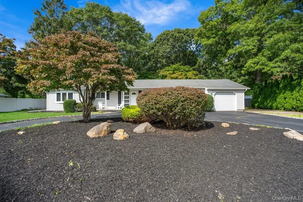 24 Blackfoot Trail, Shoreham, NY 11786 - #1