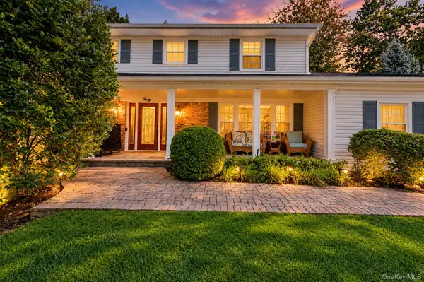 30 Damin Circle, Saint James, NY 11780