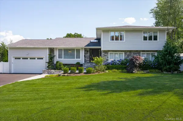 15 Pound Ridge Road, Plainview, NY 11803