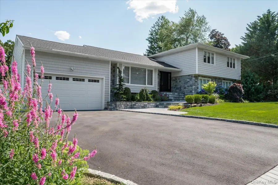 15 Pound Ridge Road, Plainview, NY 11803 - #2