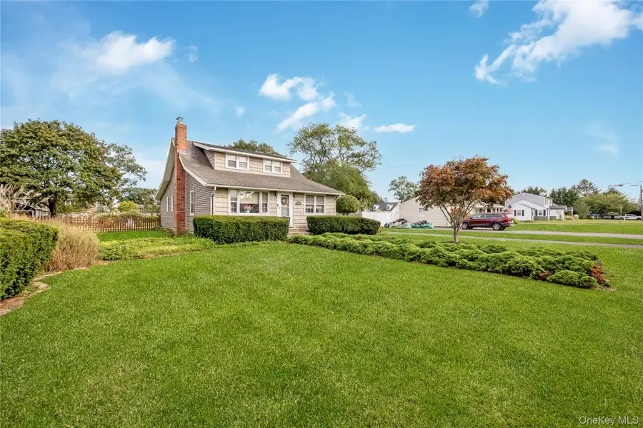 515 Gillette Avenue, Bayport, NY 11705 - #2