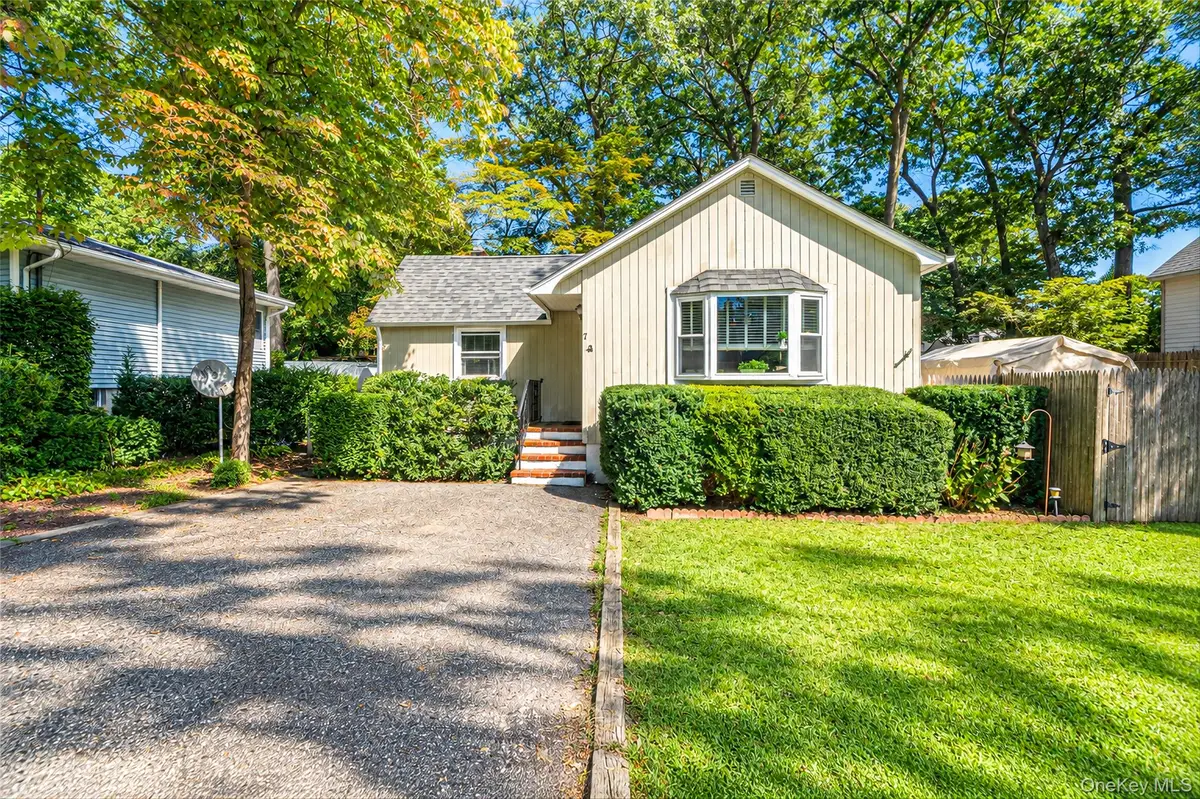 7 Beacon Drive, Sound Beach, NY 11789 - #1