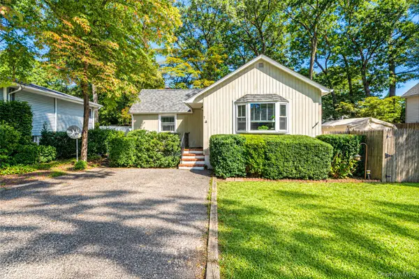 7 Beacon Drive, Sound Beach, NY 11789