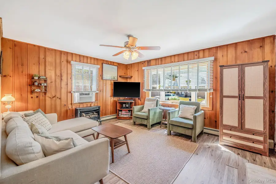 7 Beacon Drive, Sound Beach, NY 11789 - #3