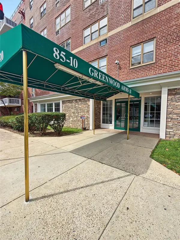 85 10 151st Ave #5G, Howard Beach, NY 11414