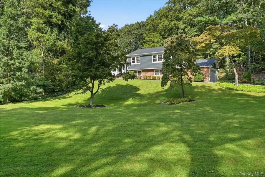63 Bankside Drive, Centerport, NY 11721 - #3