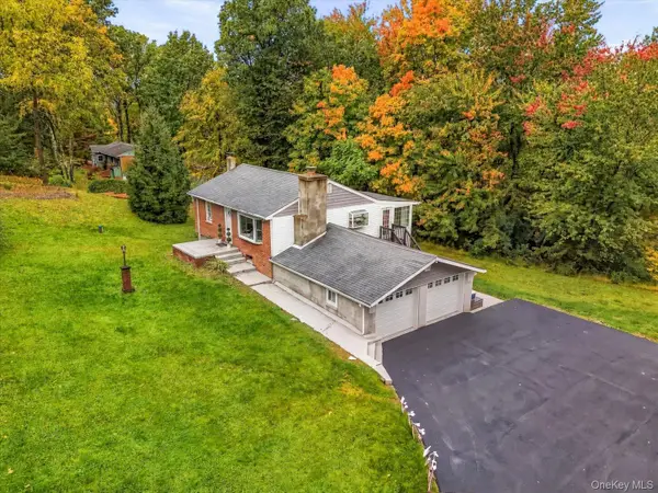 19 Ridgeview Road, Hopewell Junction, NY 12533
