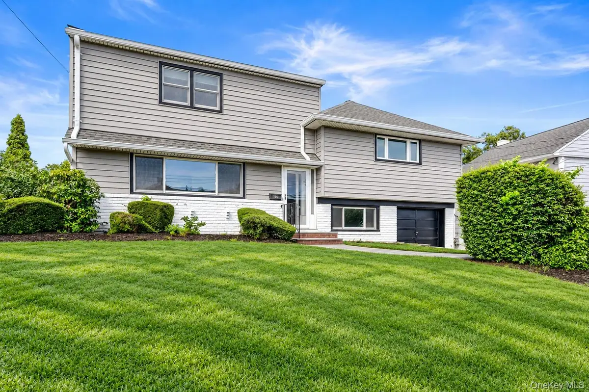 190 W Waukena Avenue, Oceanside, NY 11572 - #1