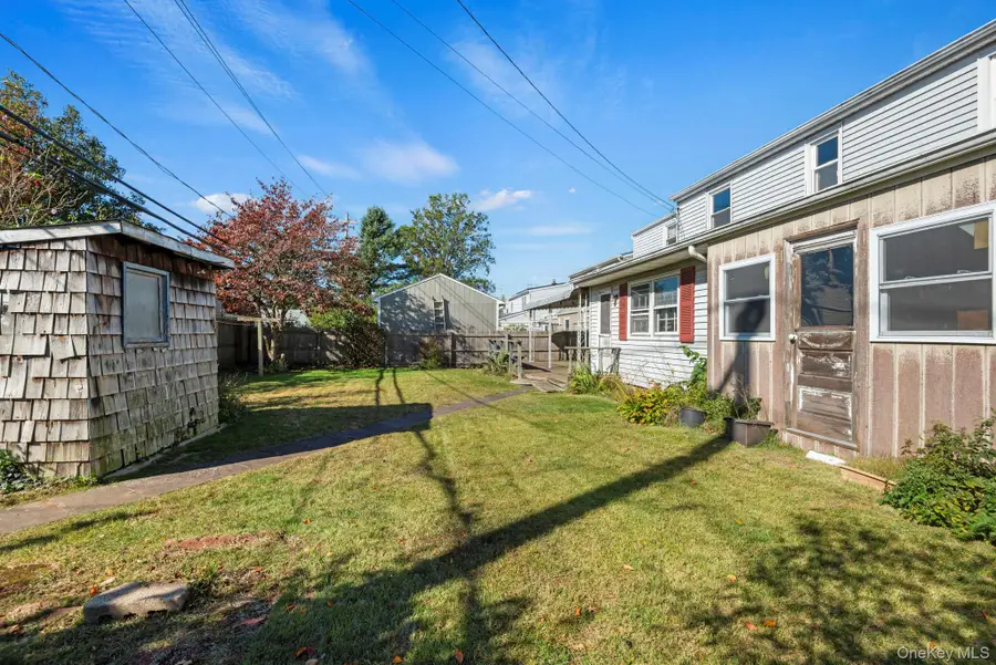 30 Hickory Lane, Levittown, NY 11756 - #3