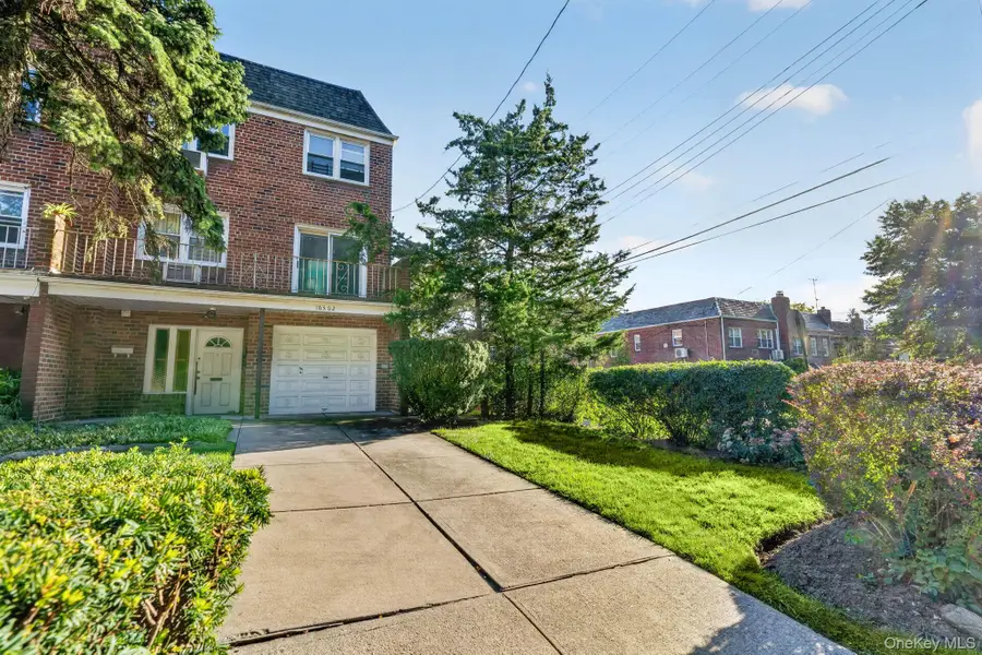 16302 Booth Memorial Avenue, Fresh Meadows, NY 11365 - #3