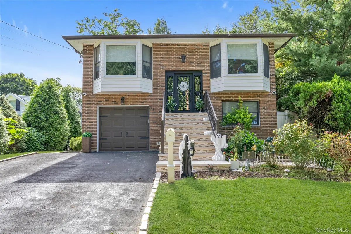 9 The Promenade, Glen Head, NY 11545 - #1