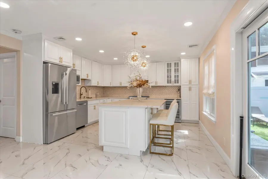 9 The Promenade, Glen Head, NY 11545 - #3