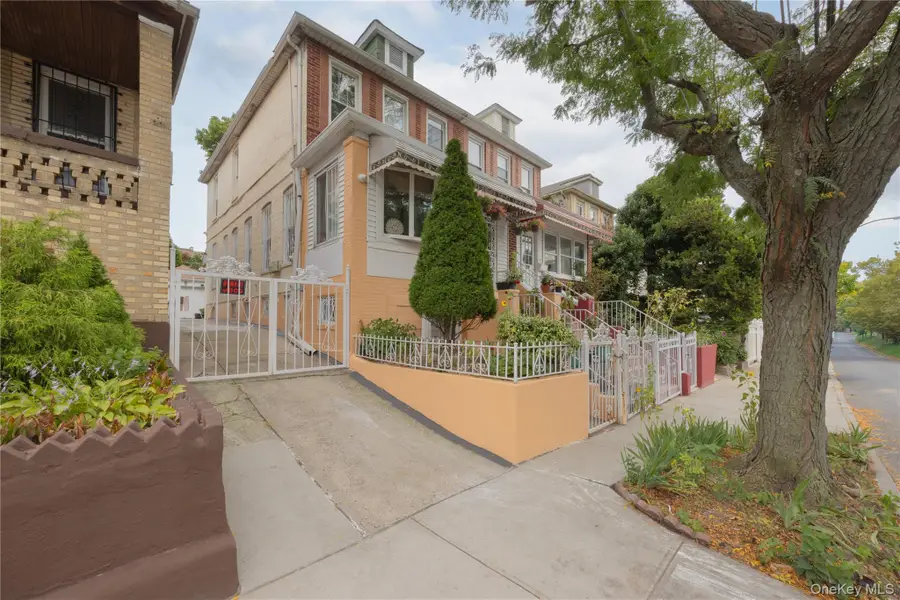 3214 Fenton Avenue, Bronx, NY 10469 - #2