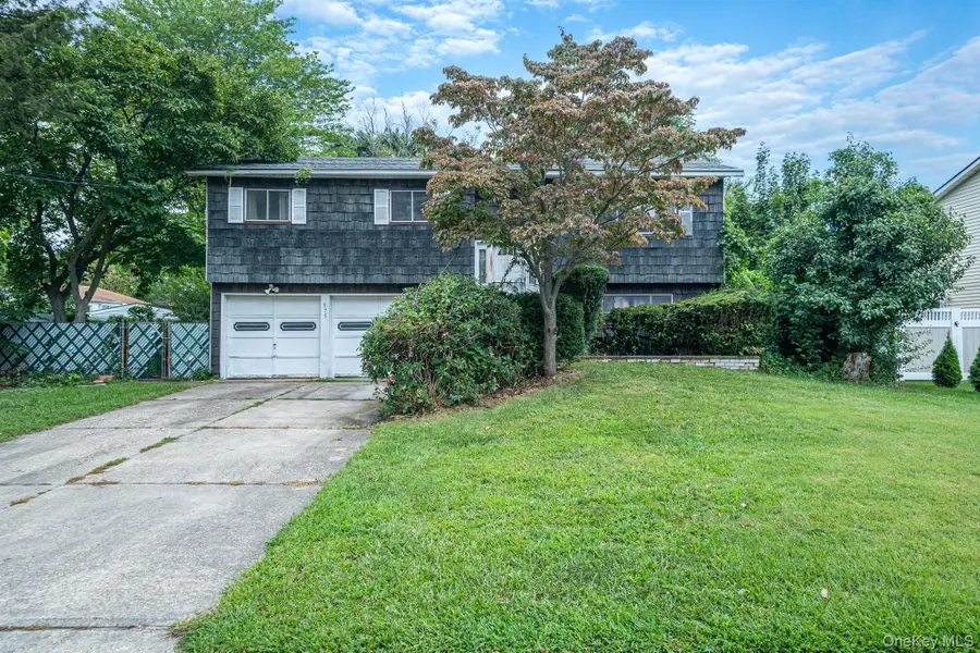 575 Freeman Avenue, Brentwood, NY 11717 - #2