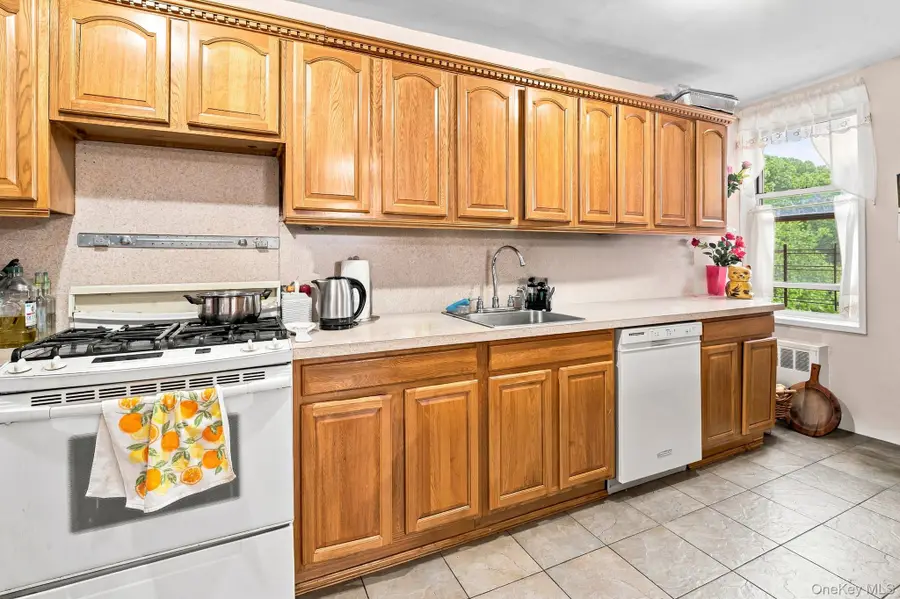 74-45 Yellowstone Boulevard #5G, Rego Park, NY 11374 - #2