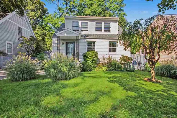 8 Curry Road, Hastings-on-Hudson, NY 10706