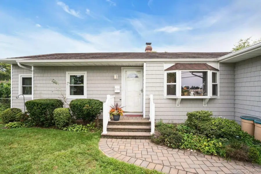 206 Alkier Street, Brentwood, NY 11717 - #2